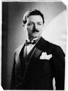 Obra: Fotografa de Henry Sen  - Enrique Sene