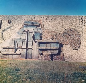 Obra: Fotografia de mural en el Estadio Luis Tr�coli - Leopoldo N�voa